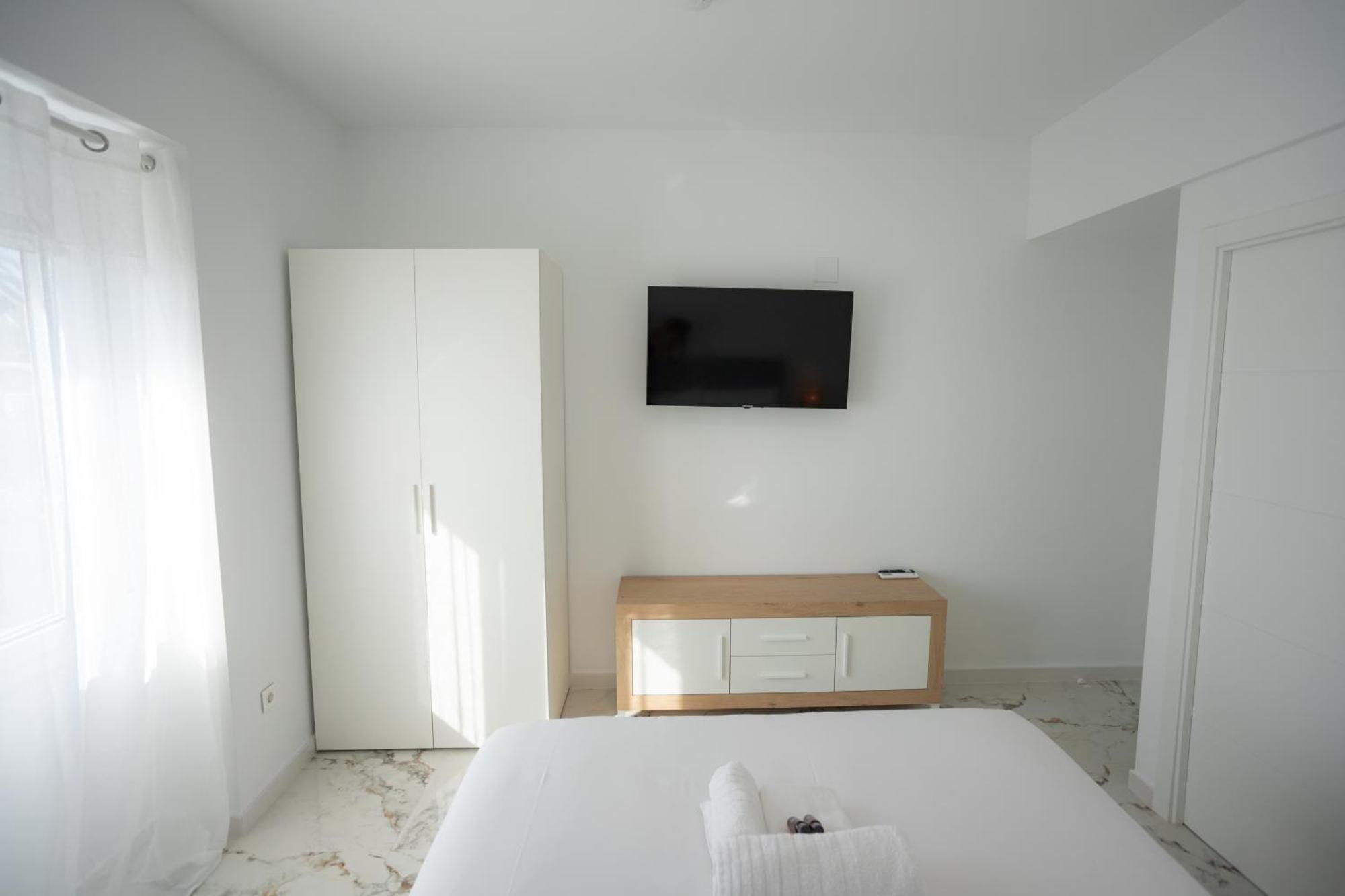 L&G Apartments Bahia Suite Alicante Exterior photo