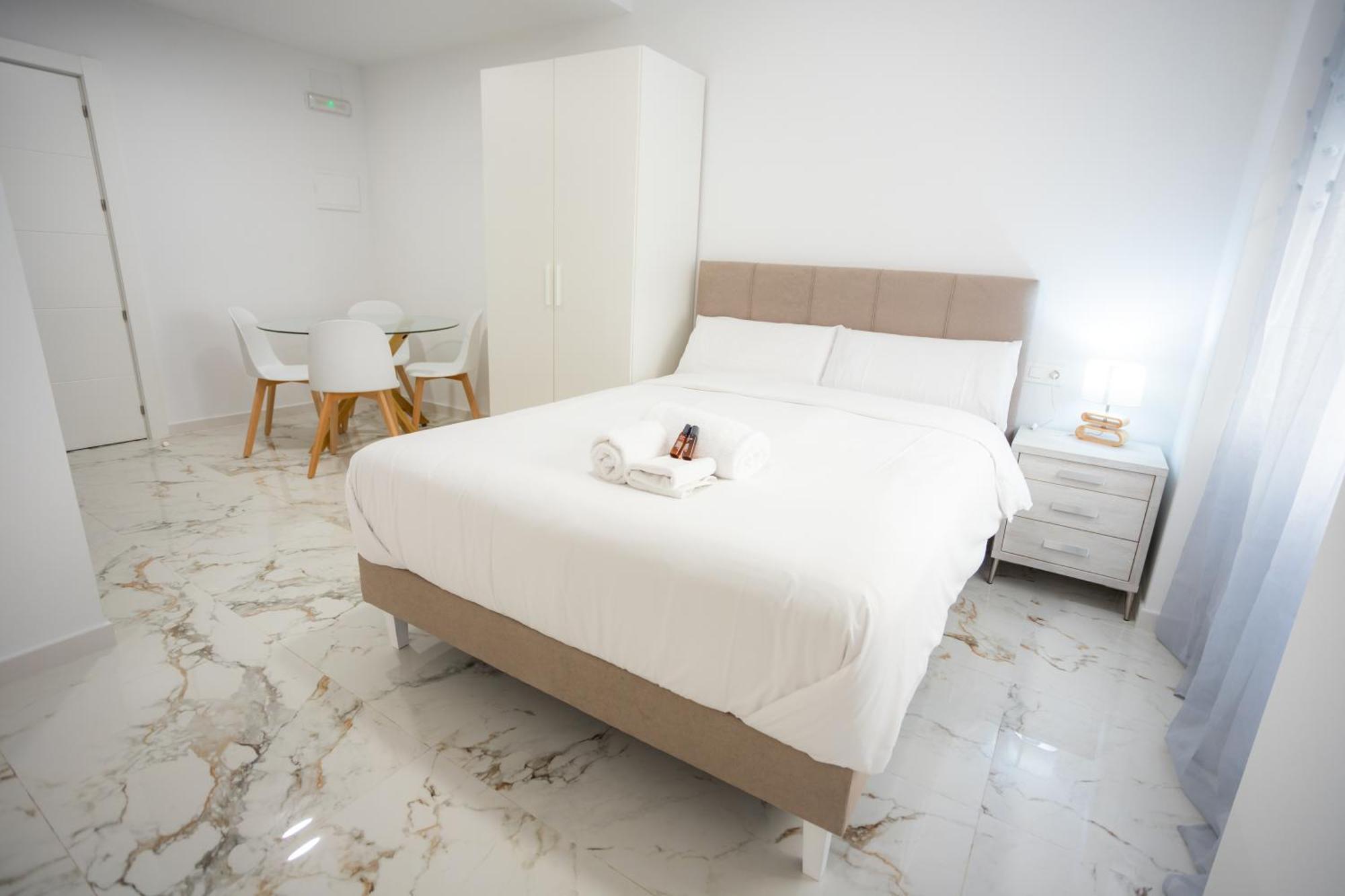 L&G Apartments Bahia Suite Alicante Exterior photo