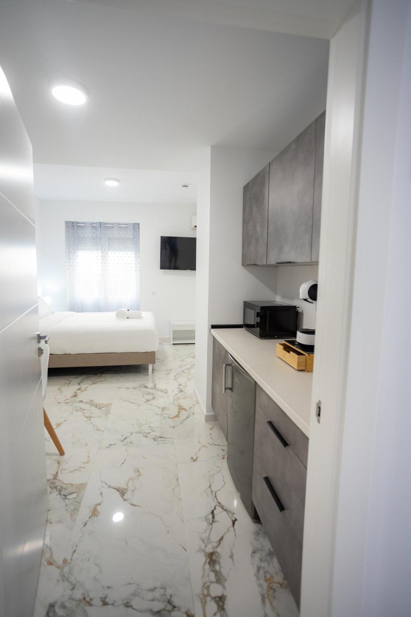 L&G Apartments Bahia Suite Alicante Exterior photo
